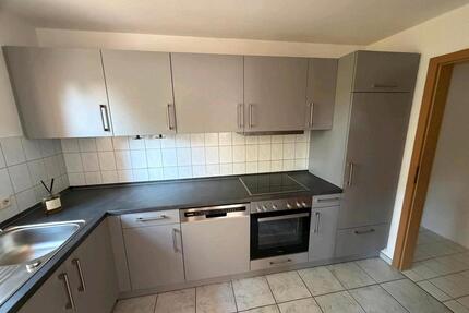 schöne 3 Zimmer Wohnung in Kiebingen, EBK, Garage, Fliesen - Rottenburg am Neckar