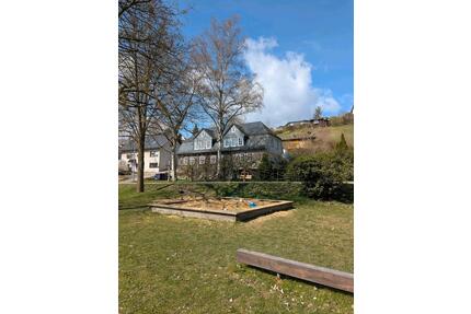 90m2 3,5 Zimmer in Schmallenberg Winkhausen mit Wintergarten.