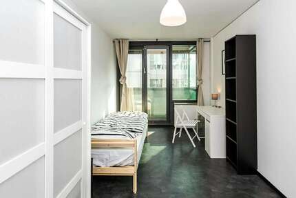 WG-Zimmer in Frankfurt am Main 665,00 € 15 m²