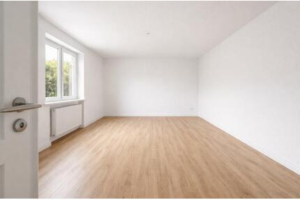 Helle 5 Zimmer Wohnung & Stellplatz 110qm in Pohlheim Watzenborn