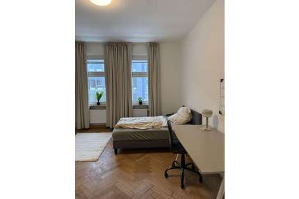 WG-Zimmer in Nürnberg 525,00 € 186.5 m²
