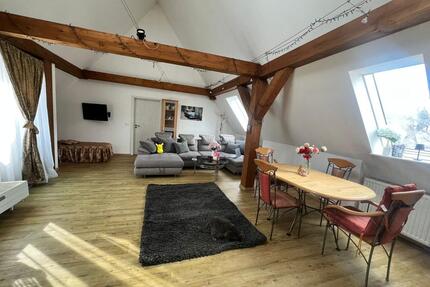 Helle 5 Zimmer Dachwohnung in Erlangen Dechsendorf