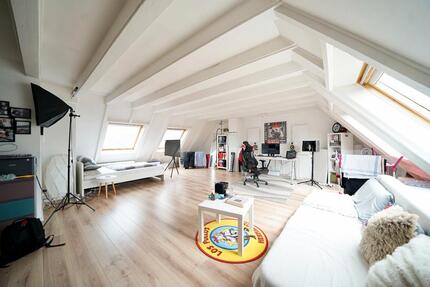 1-Zimmer DG-Wohnung in Köln Dellbrück