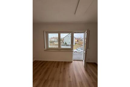 Moderne 1-Zimmer Wohnung mit Balkon & EBK - frisch renoviert - Etzenricht