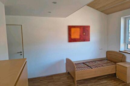 Wg Zimmer ca 15m² - 400,00&nbsp;EUR Kaltmiete, ca.&nbsp; 85,00&nbsp;m&sup2; in Waldburg (PLZ: 88289)