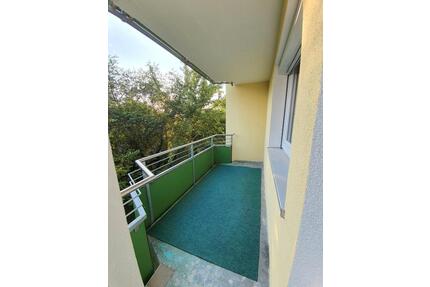 WG-geeignete 3 Zi. Whg. mit EBK und überdachtem Balkon - Regensburg Ganghofersiedlung