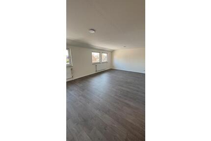 Helle 3 Zimmer Obergeschosswohnung zu vermieten - Bergen