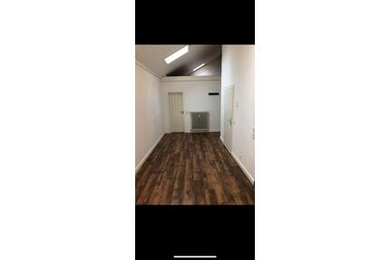 Gemütliche 2,5 Zimmer Wohnung inklusive Küche. Ab 1.5. - Limburg an der Lahn