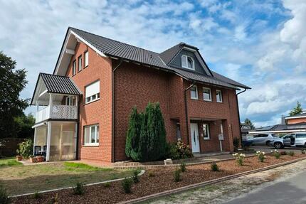 3 Zimmer Wohnung, 108m² mit Balkon in Hille Ort zu vermieten
