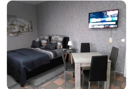 Möbliertes 1 Zimmer Apartment - 675,00&nbsp;EUR Kaltmiete, ca.&nbsp; 35,00&nbsp;m&sup2; in Wetzlar (PLZ: 35576) Altenberger Straße