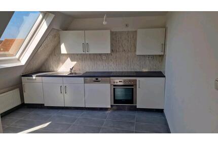 2 Zimmer DG Wohnung mit Einbauküche ab sofort zu vermieten - Geiselbach