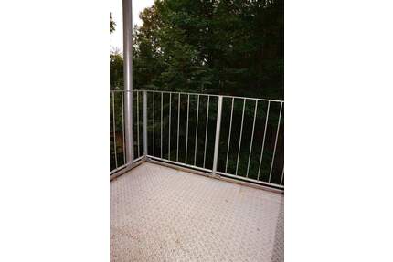 WG-gerechts im 2. OG *moderne Bodenbeläge - Eckbadewanne - Balkon - Innenstadtnähe* - Chemnitz Zentrum