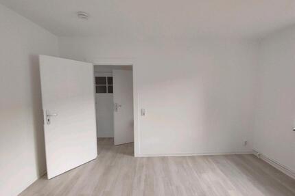 2 Raum Wohnung mit EBK und Balkon - Magdeburg Großer Silberberg