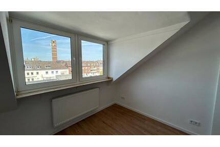 Helle 3-Zimmer Dachg. - Innenstadt - Erstbezug nach Modern. - Düren