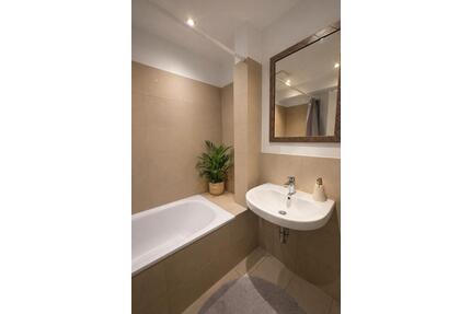 Möblierte Wohnung mitten in Düsseldorf zum 1.05.26