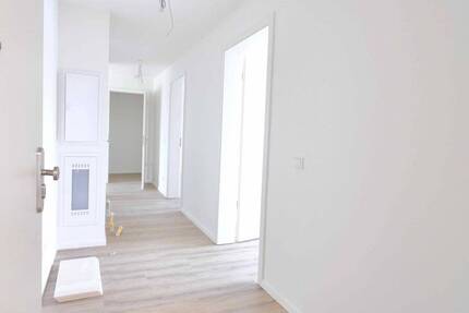 Erstbezug mit Komfort - stilvolle Wohnung mit Balkon & Aufzug - Willich
