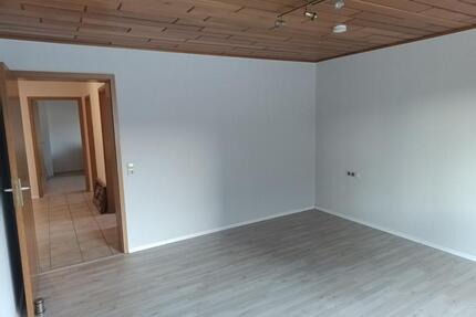 3,5 Zimmer Wohnung vermieten - 1.300,00&nbsp;EUR Kaltmiete, ca.&nbsp; 90,00&nbsp;m&sup2; in Rottenburg am Neckar (PLZ: 72108)