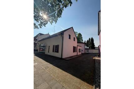 Großzügige 3 Zimmer Wohnung mit Dachterrasse in Duisburg-Buchholz