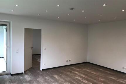 Sanierte 2 Zimmer EG-Wohnung mit EBK & Balkon in Calw Heumaden