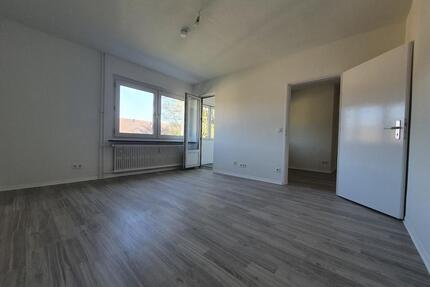 Nur noch einziehen: Helle 3 Zimmer für Paare oder kleine Familien *Werdohl-Königsburg*