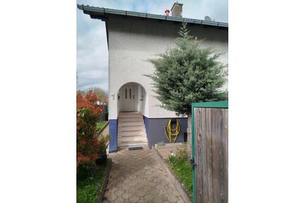 4 Zimmer Wohnung 85 qm, eigener Garten, Balkon - Reichelsheim (Wetterau)