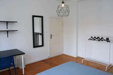 WG-Zimmer in Berlin 700,00 € 15 m²