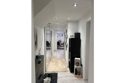 Schöne 4 Zimmer Wohnung zu vermieten - Giesen