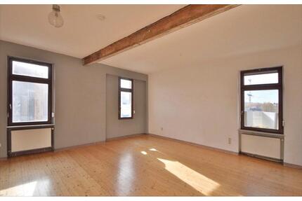 Karlsruhe Altbau Nähe Uni, 155 qm, WG-Zimmer