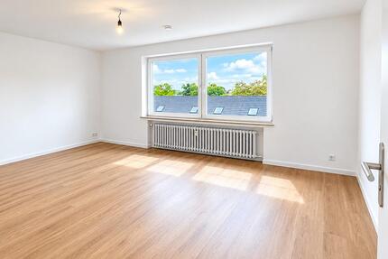Wunderschöne, sanierte 3 Zimmer Wohnung mit Balkon - Moers Rheinkamp
