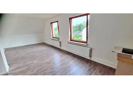 Lesum - Blick über die Dächer, gemütliche 2 Zimmer frisch modernisiert und neue Fenster - ruhig gelegen! - Bremen