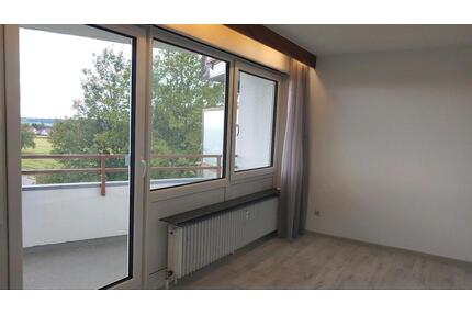 Neuwertige geräumige 1-Zimmer Wohnung in Altensteig-Wart