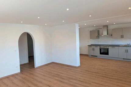 Moderne 3,5 Zimmer Wohnung-80m2-kernsaniert-Einbauküche-Baunach