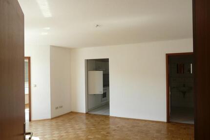 gepflegte 2-Zimmer Wohnung mit Einbauküche und Balkon am Mannichswalder Platz in Crimmitschau