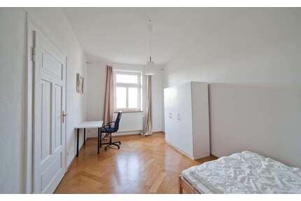 WG-Zimmer in München 895,00 € 17 m²