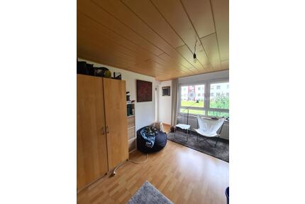 Uninahes WG-Zimmer - 390,00&nbsp;EUR Kaltmiete, ca.&nbsp; 71,00&nbsp;m&sup2; in Regensburg (PLZ: 93053) Galgenberg