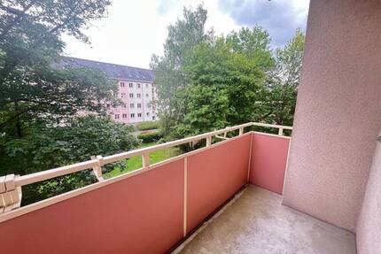 Wohnkomfort mit Balkon inkl. EBK |3 Zimmer in Zwickau