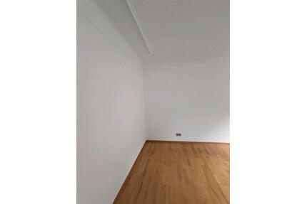 WG Zimmer Freiburg - 300,00&nbsp;EUR Kaltmiete, ca.&nbsp; 160,00&nbsp;m&sup2; in Freiburg im Breisgau (PLZ: 79108) Brühl
