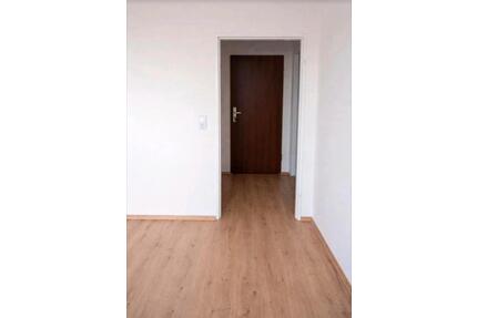 1 Zimmer Wohnung in Oberhausen - 316,00&nbsp;EUR Kaltmiete, ca.&nbsp; 27,00&nbsp;m&sup2; in Gelsenkirchen (PLZ: 45889) Gelsenkirchen-Mitte