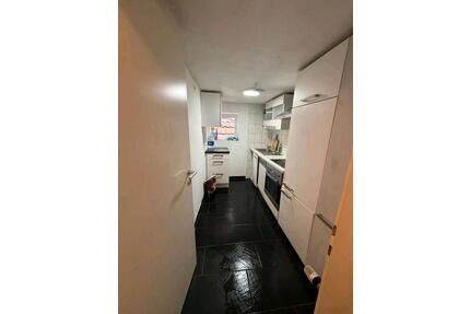 Großes Zimmer (WG) zur Miete - 700,00&nbsp;EUR Kaltmiete, ca.&nbsp; 85,00&nbsp;m&sup2; in Reutlingen (PLZ: 72764)