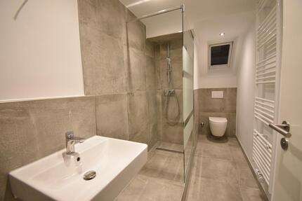 BEZUGSFREI! Saniertes Apartment mit moderner Ausstattung & Wohnküche - Düsseldorf Oberbilk