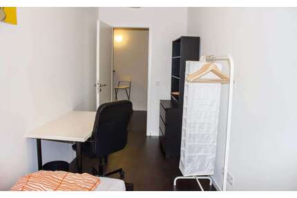 WG-Zimmer in Berlin 610,00 € 10 m²