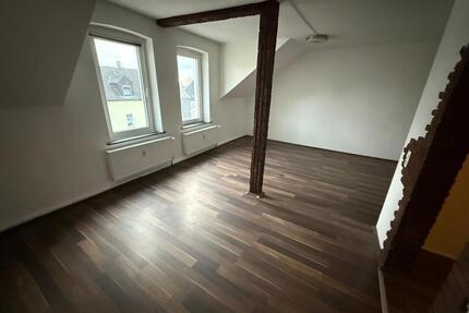 4 Zimmer Dachgeschosswohnung 75qm *frisch renoviert* - Gelsenkirchen Erle