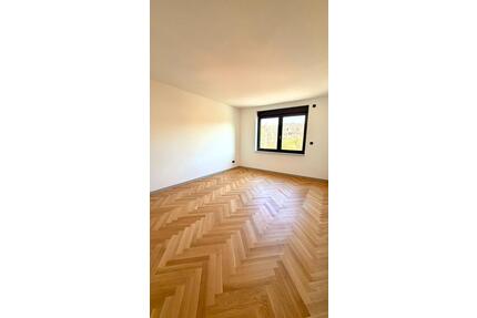 Luxuriöse Wohnung in Düsseldorf Pempelfort - Saniert Erstbezug