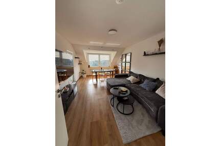 Moderne Dreizimmer DG Wohnung - 700,00&nbsp;EUR Pauschalmiete, ca.&nbsp; 76,00&nbsp;m&sup2;&nbsp;Wohnfl&auml;che in Bochum (PLZ: 44803) Laer