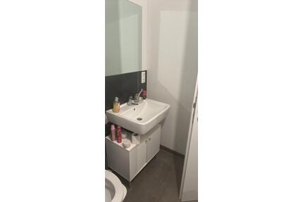 2 Zimmer moebilierte Wohnung in Kelsterbach Anmeldung erst in 3m - Frankfurt am Main Schwanheim