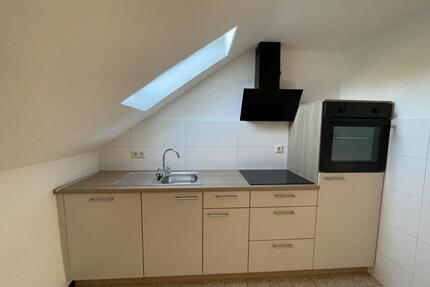 Helle, renovierte, innenstadtnahe 4 Zimmer DG-Wohnung - Vreden