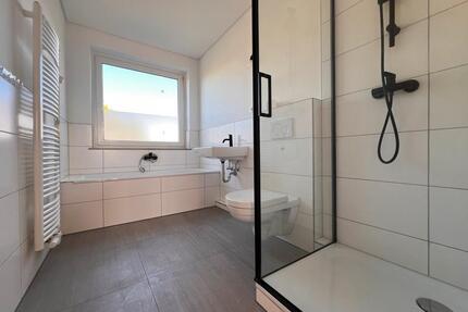 Schöne 4 Zimmer Wohnung, Vollbad, Gäste Wc, 2 Balkone, Stellplatz - Achim