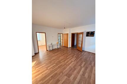 Helle 3 Zimmer Küche & Bad ab Sofort in Schwetzingen zu Vermieten