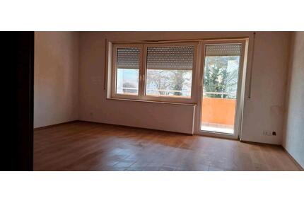 3 Zimmer Wohnung zum vermieten - 900,00&nbsp;EUR Kaltmiete, ca.&nbsp; 75,00&nbsp;m&sup2; in Bad Friedrichshall (PLZ: 74177)