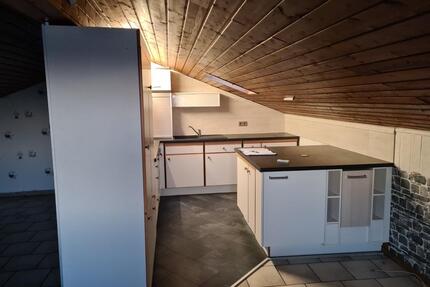 2 Zimmer DG-Wohnung in ruhiger Wohnlage in Wettenberg zu vermieten